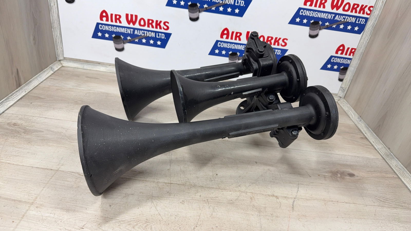 NATHAN MODEL P 3-CHIME TRAIN HORN: Load-out Pick up for all online purchases for Antiques & collectibles is Monday, Tuesday, Wednesday, February 23rd, 24th, 25th At our shipper's location. We do offer shipping on all items shippable wi