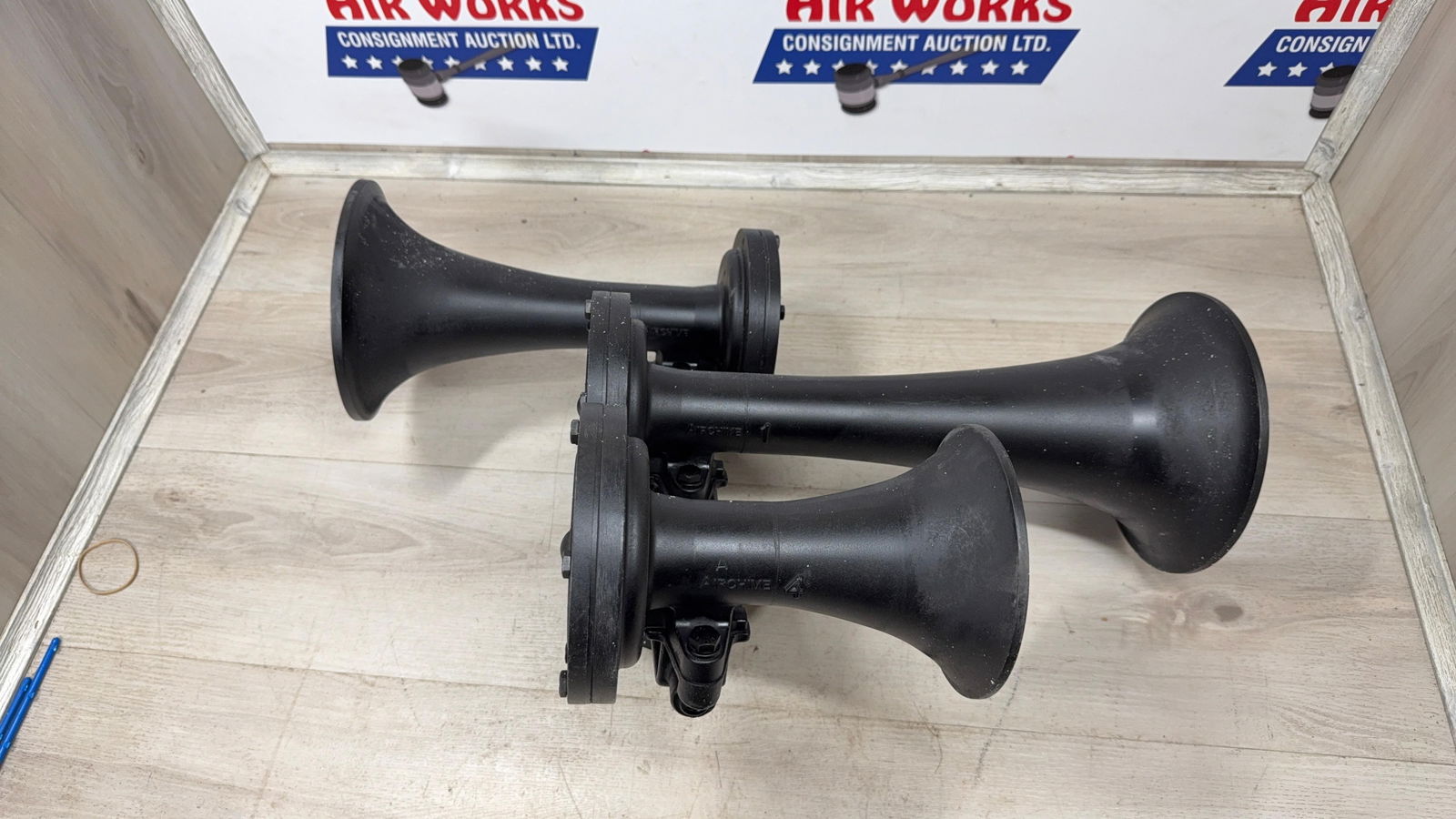 NATHAN AIRCHIME 3-CHIME TRAIN HORN: Load-out Pick up for all online purchases for Antiques & collectibles is Monday, Tuesday, Wednesday, February 23rd, 24th, 25th At our shipper's location. We do offer shipping on all items shippable