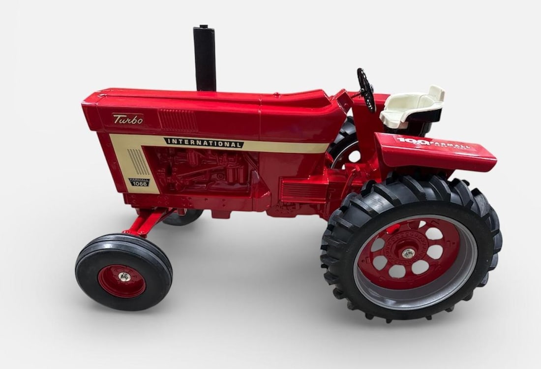 IH 1066 100 YEAR FARMALL EDITION. 1:8 SCALE (1 of 9)