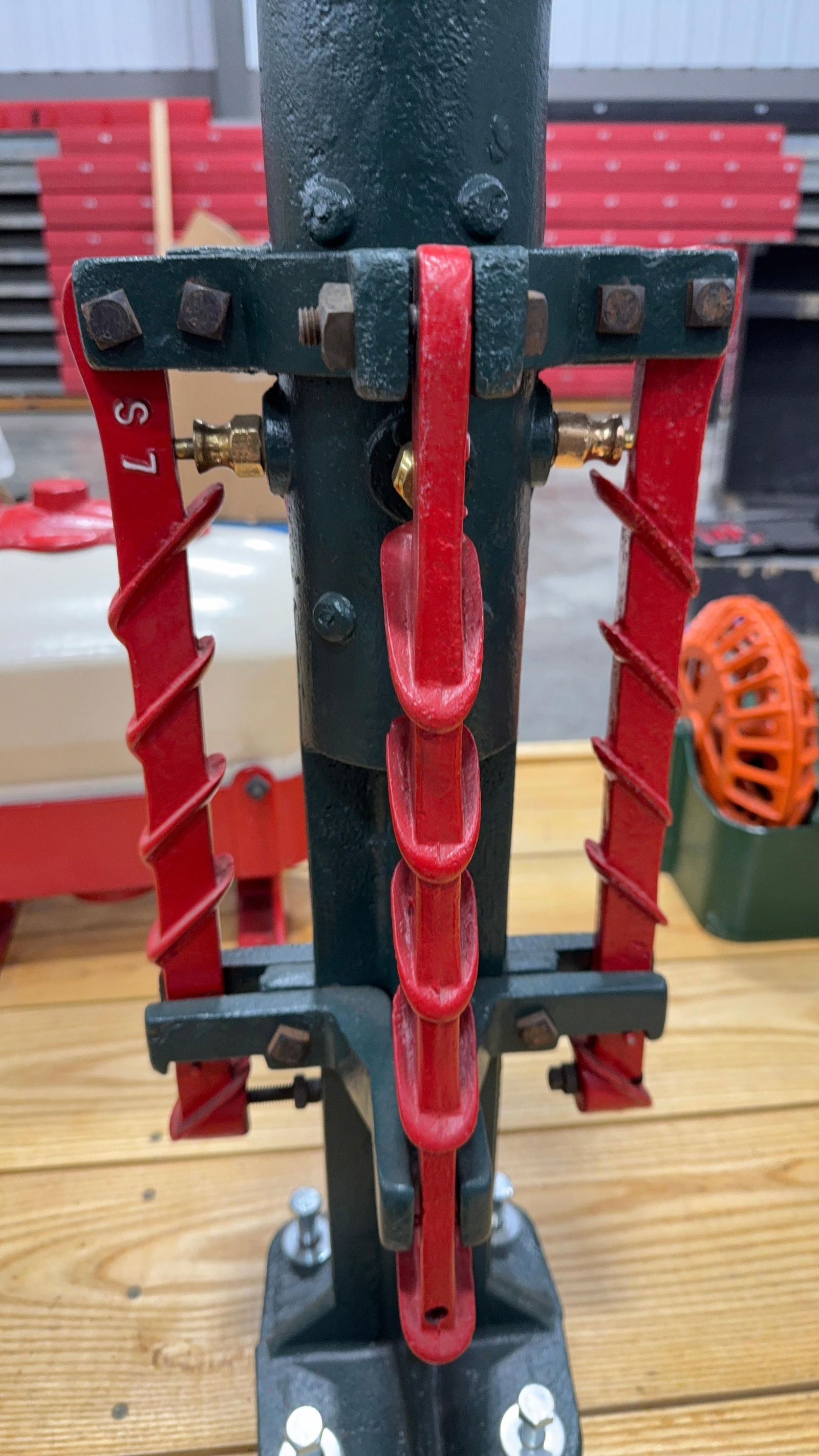 ANTIQUE UPRIGHT STYLE HOG OILER - 3