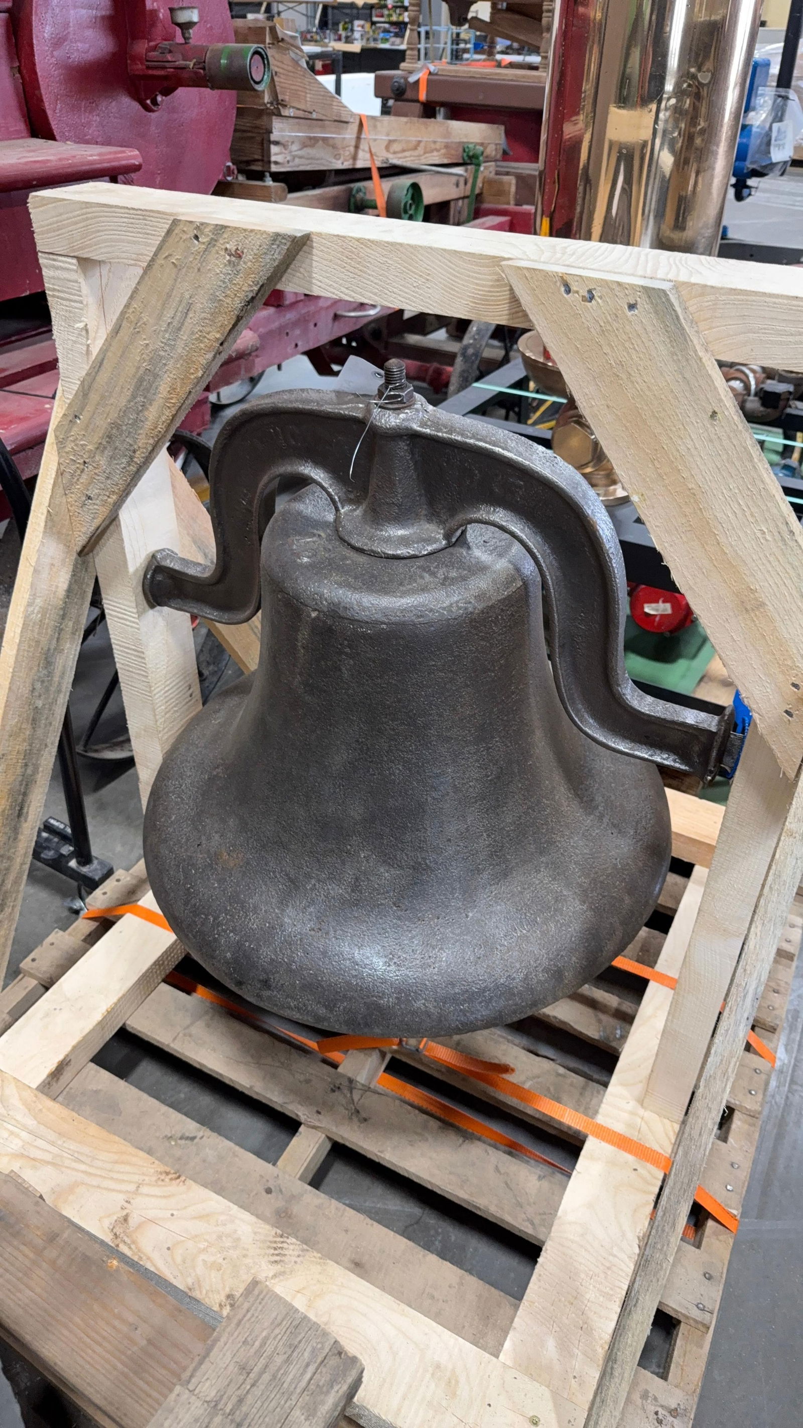CAST IRON BELL APPROX. 24": Load-out Pick up for all online purchases for Antiques & collectibles is Monday, Tuesday, Wednesday, February 23rd, 24th, 25th At our shipper's location. We do offer shipping on all items shippabl