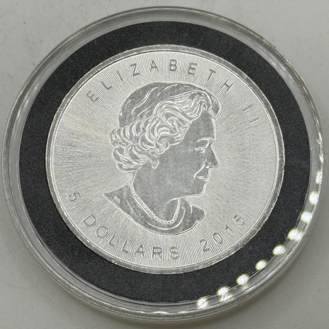 2015 Royal Canadian Mint Maple Leaf Silver Coin, 1 oz, 5 Dollars (1 of 2)