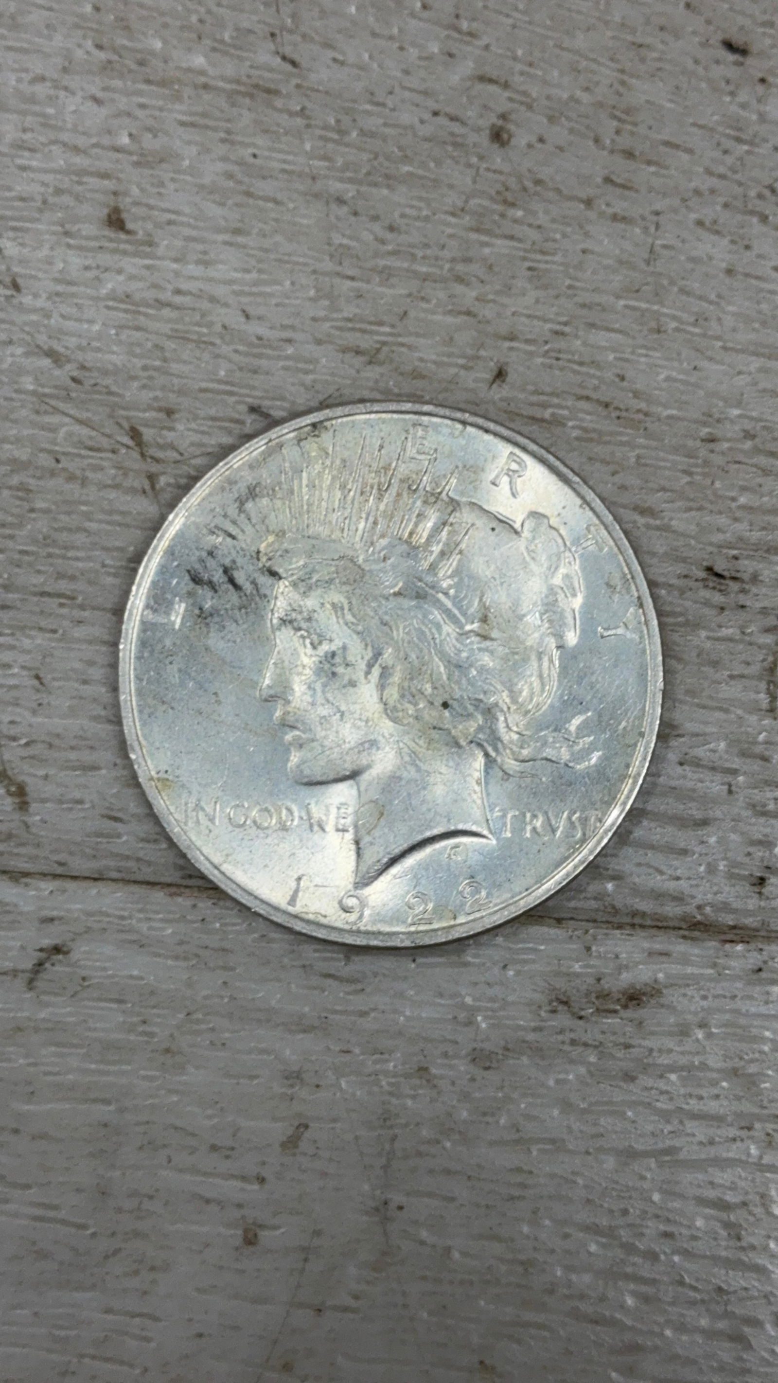 1922 US Peace Dollar Coin, 90% Silver Composition: IMPORTANT, WE ONLY ACCEPT CREDIT CARDS UP TO $500 FOR ONLINE COIN PURCHASES. YOU CAN PAY ACH THROUGH PROXIBID, OR YOU CAN SEND A WIRE OR CERTIFIED CHECK. WE WILL HOLD ALL SHIPPING OF COINS FOR 10 DAYS