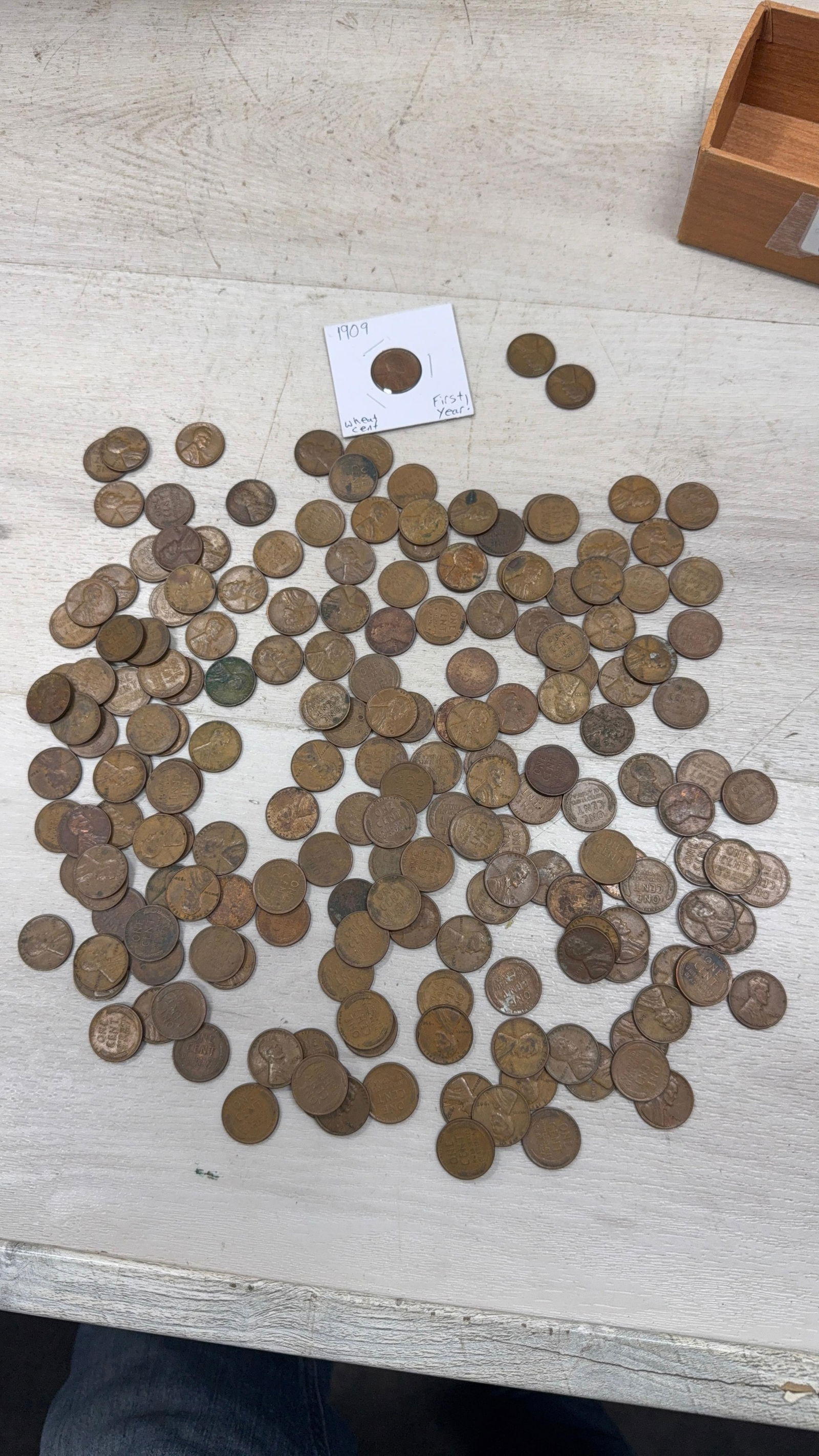 ASSORTMENT OF WHEAT PENNIES (1 of 5)