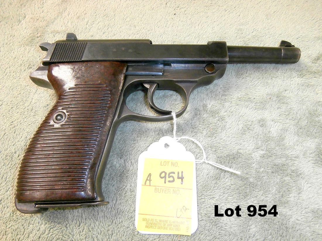 Walther P38 9mm semi automatic pistol: Walther P38 9mm semi automatic pistol in good condition - C&R