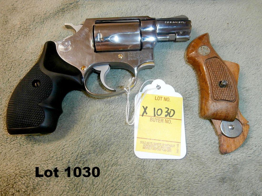 Smith and Wesson 38 special revolver: Smith and Wesson 38 special revolver in very good condition - FFL