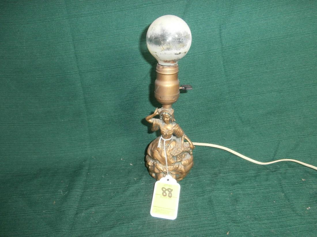 Figural Lady Lamp: Aprox. 11 inches tall