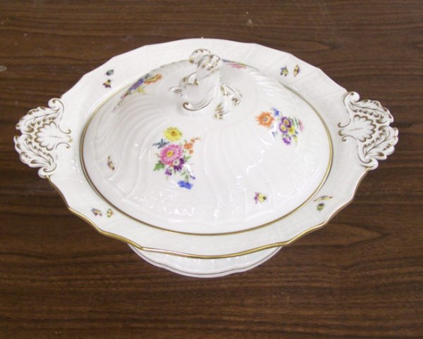 Covered Meissen porcelain bowl