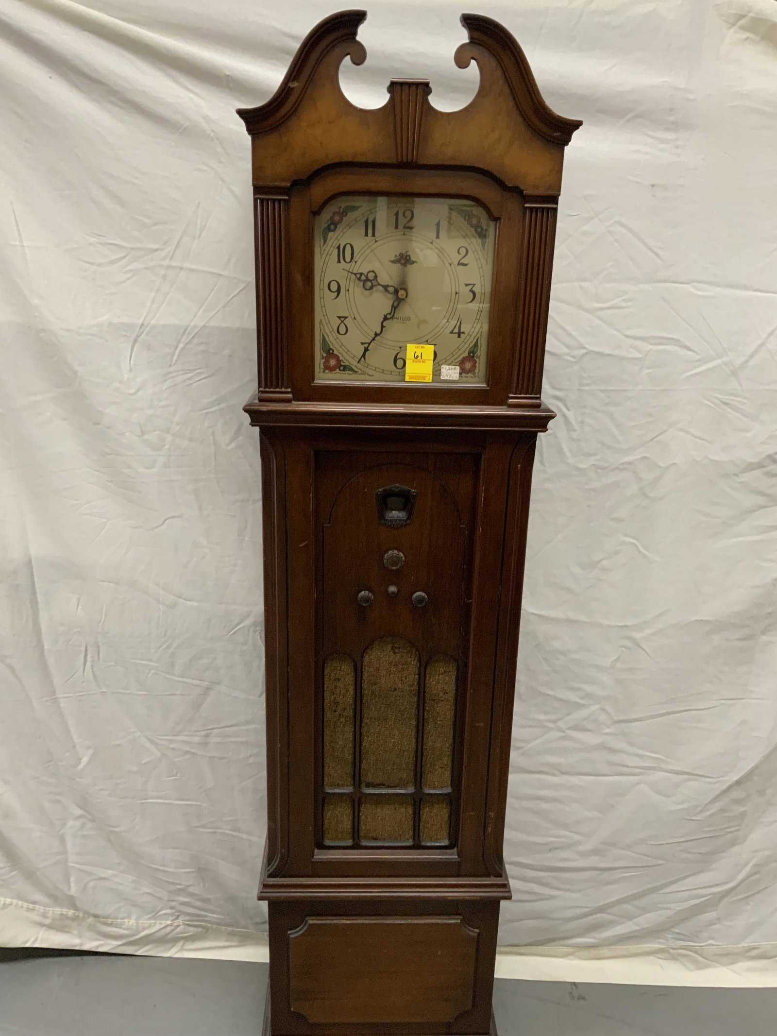 Vintage Philco Grandmother Clock And Radio (1 of 8)