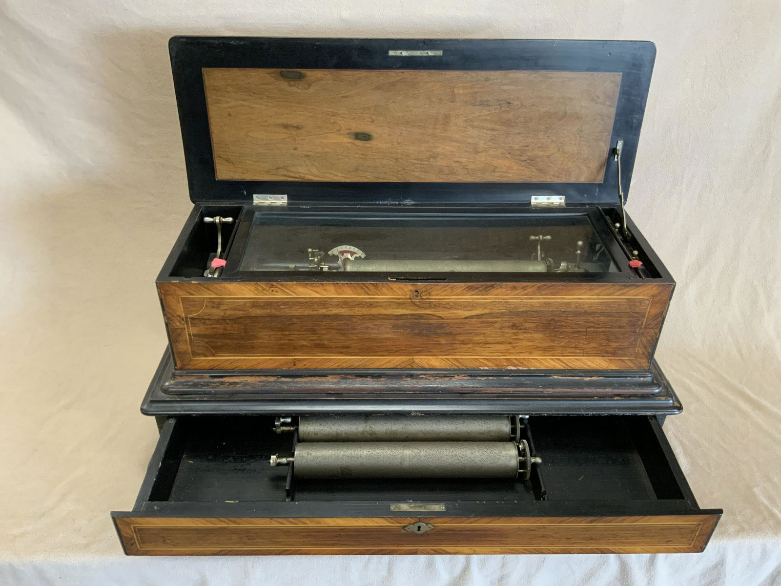 Swiss Cylinder Music Box, 8 Tune (1 of 8)