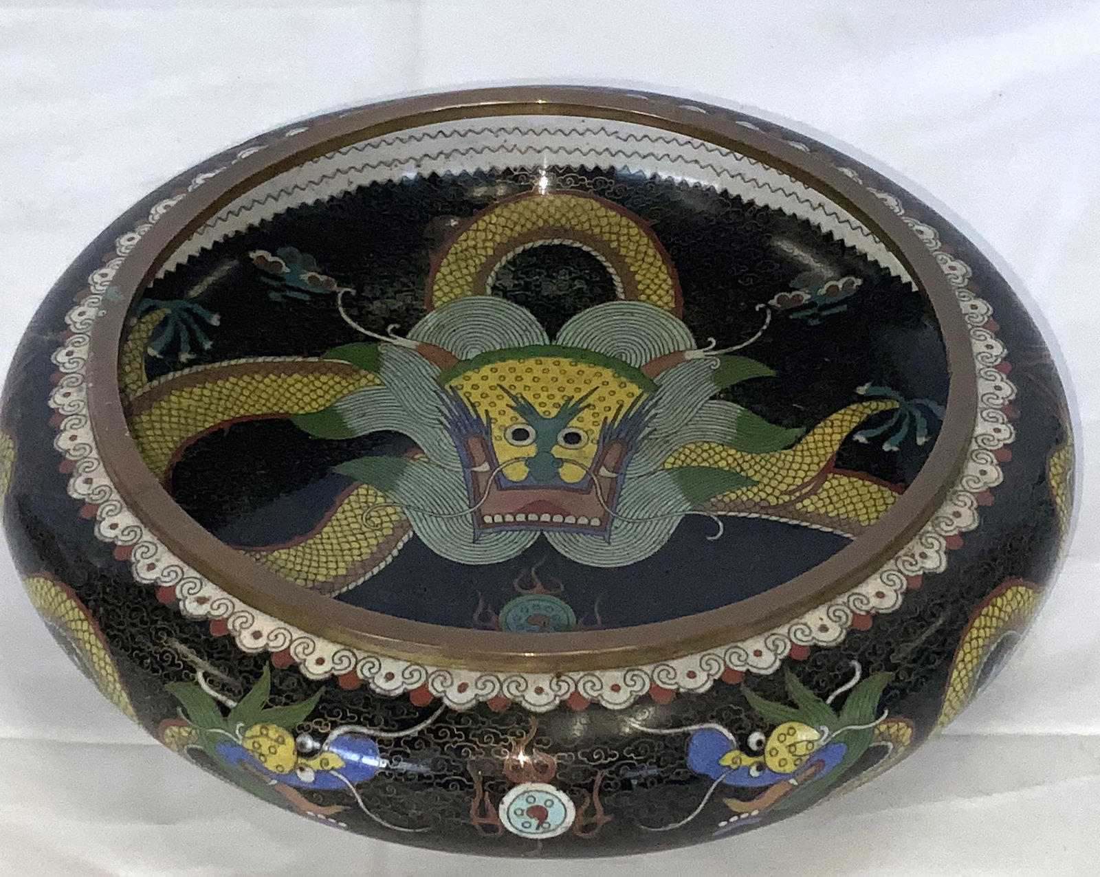 10" Oriental Cloisonne Bowl Decorative Colorful Dragon Design Handmade Signed. (1 of 9)