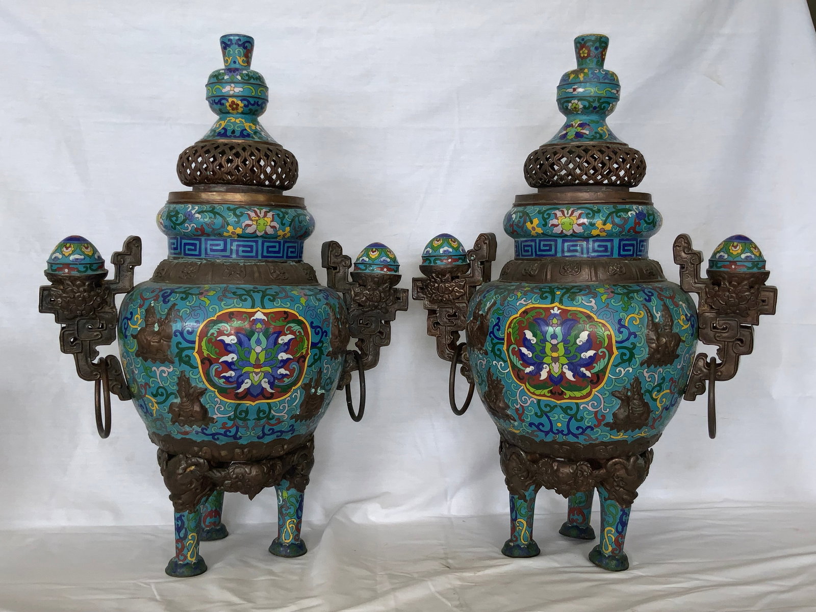 29" Pair of Antique Chinese Cloisonne Tripod Censors with Covers. (1 of 17)