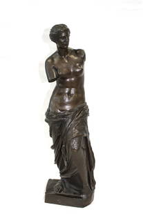Bronze Statue of Venus De Milo by F Barbienne Foundeur: Bronze Statue of Venus De Milo by F Barbienne Foundeur. Great original patina. 26" tall