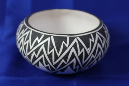 1985 Black on White Native Acoma Bowl With Geometric Patterns Signed Dolores Lewis
