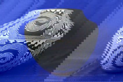 Handcrafted Acoma Pueblo Large Polychrome Jar With Geometric Patterns Signed Rachel Aragon