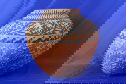 Handcrafted Acoma Pueblo Jar With Black & Red Geometric Etchings With Signature