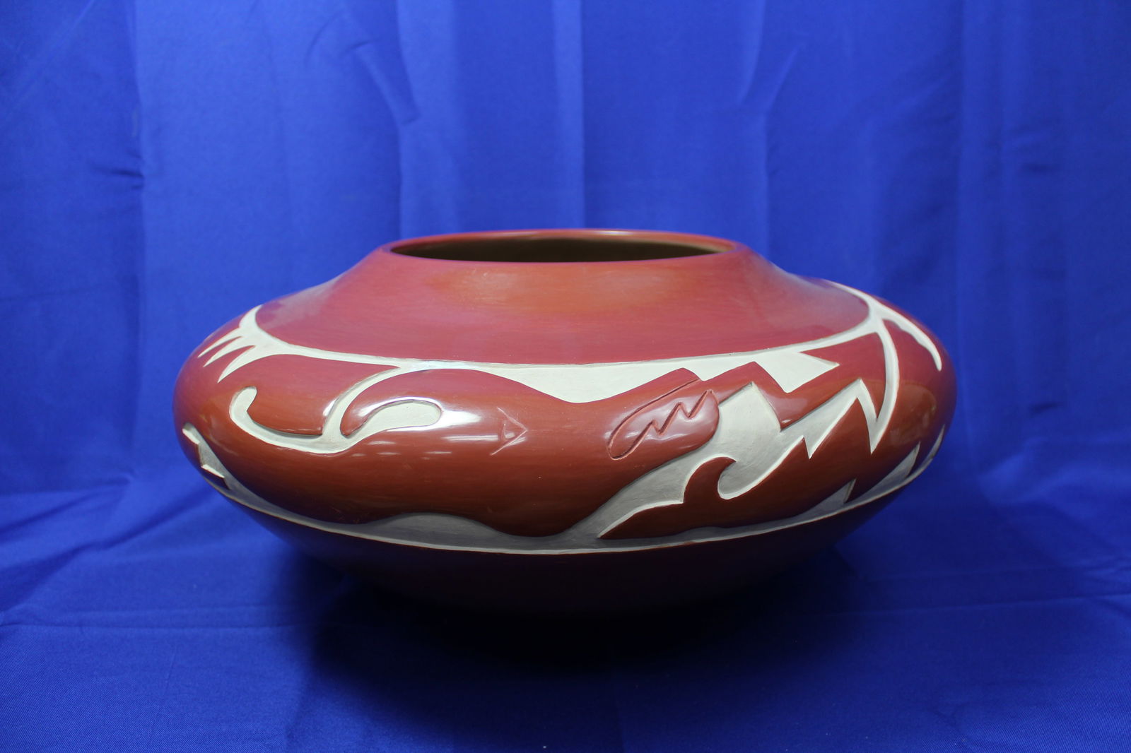 Handcrafted Wide Santa Clara Pueblo Vase With Dragon Carving Signed Luann Tafoya (1 of 9)
