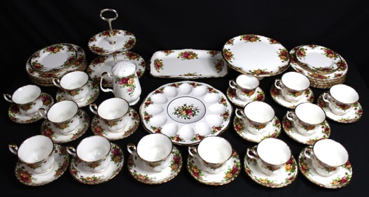 Royal Albert Old Country Roses 52 Piece Set