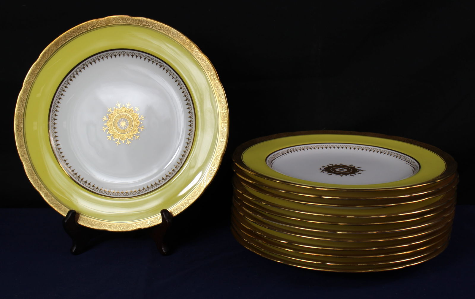 Set of 12 Minton Davis Collamore Yellow and Gold Plates (1 of 7)