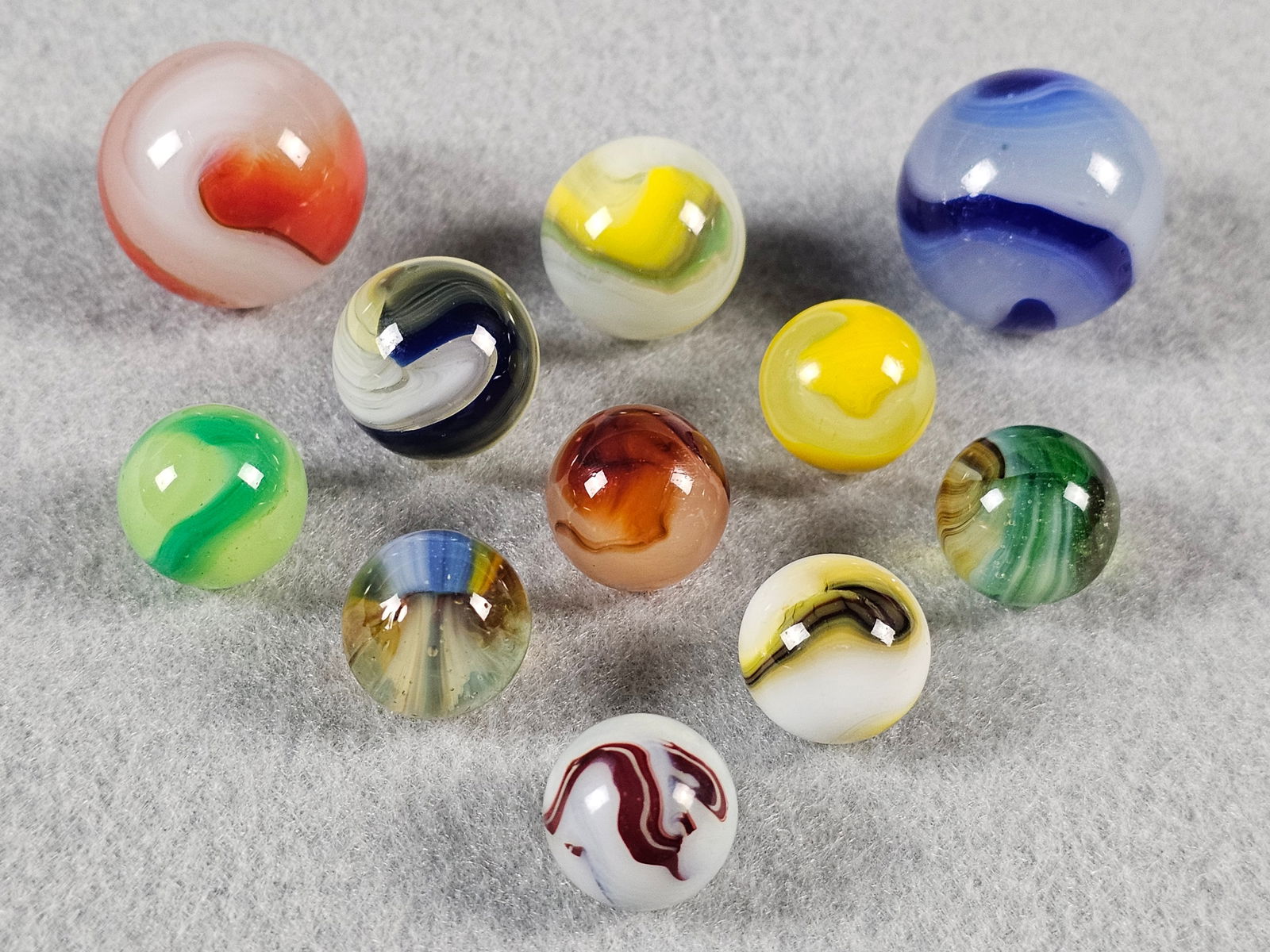 11 Akro Agate Marbles (1 of 15)