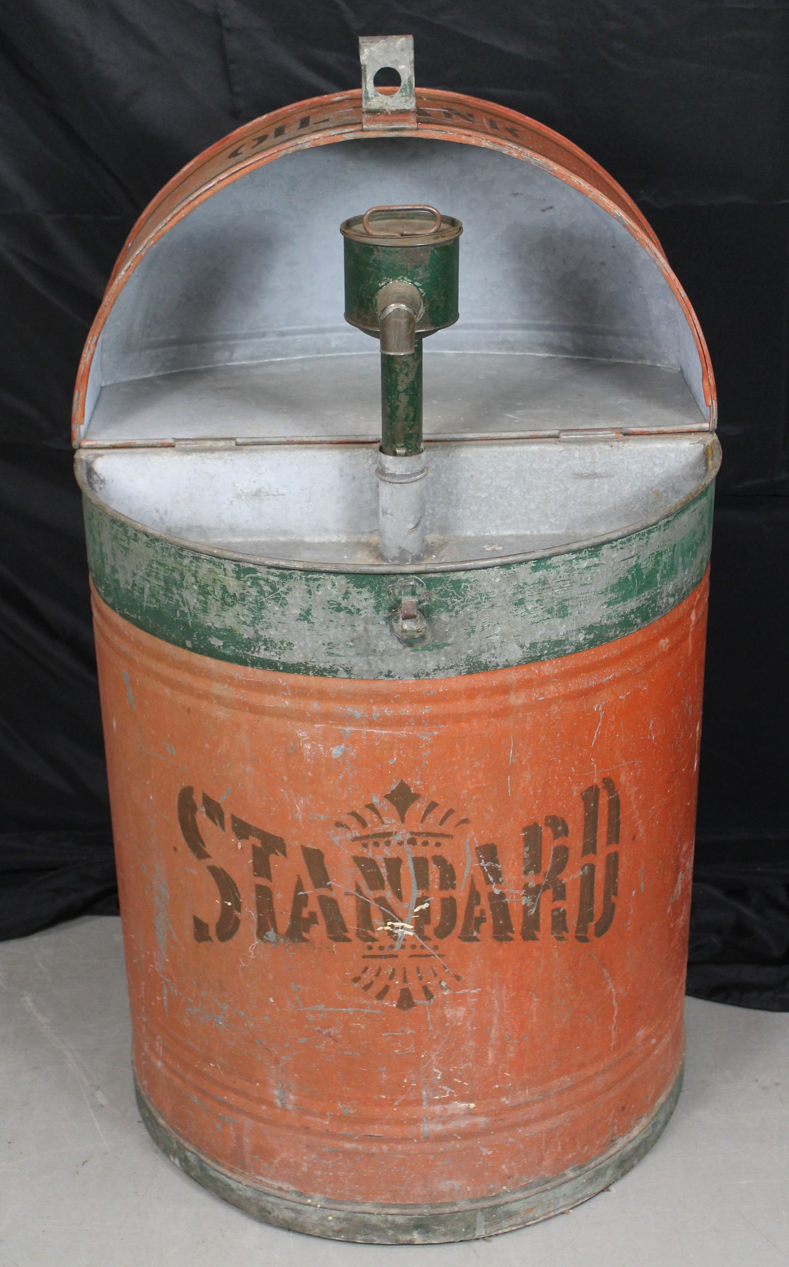 Standard Oil 60 Gallon Tank with Flip Top (1 of 16)