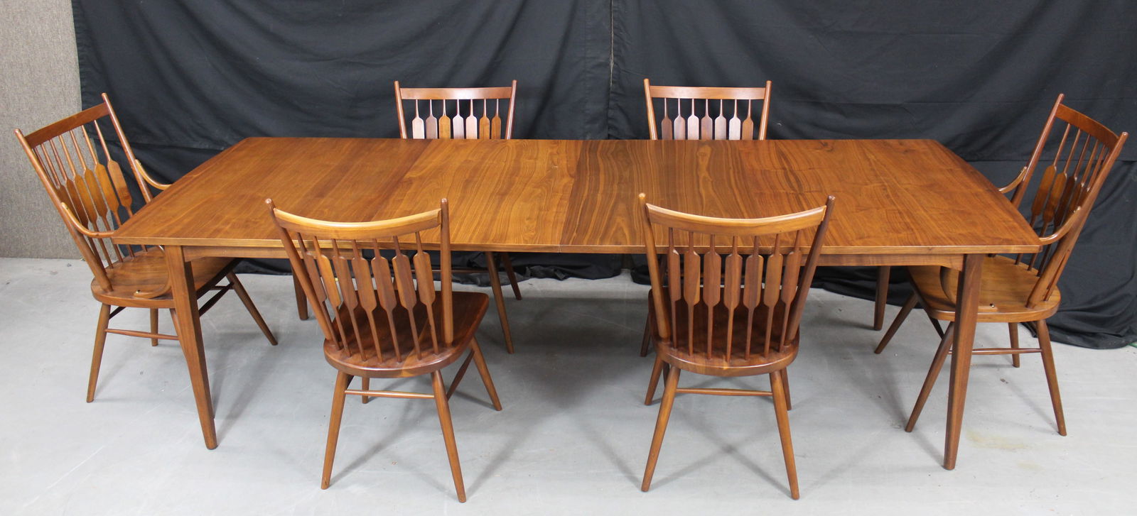 Drexel for Kipp Stewart MCM Dining Table and Chairs: Drexel for Kipp Stewart MCM Dining Table and Chairs. mid-century modern dining room table and six chairs by Drexel in the centennial style for Kipp Stewart. The table does extend and has two leaves. T