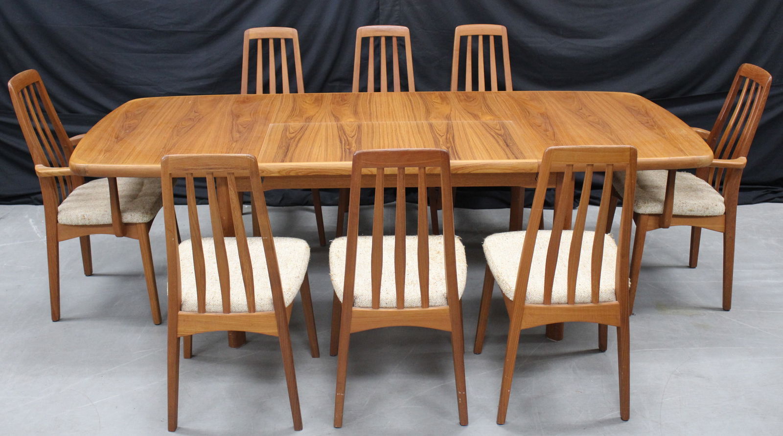 Ansager Mobler MCM Dining Table and Eight Benny Linden Chairs (1 of 14)