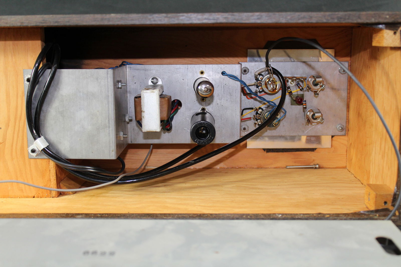 Premier 90 Reverberation Tube Amplifier: Premier 90 Reverberation Tube Amplifier. Classic tube reverb with original Premier foot pedal and original Multivox tubes. The unit has two tubes which are a 6AQ5 and a 6EU7. The reverb also has the