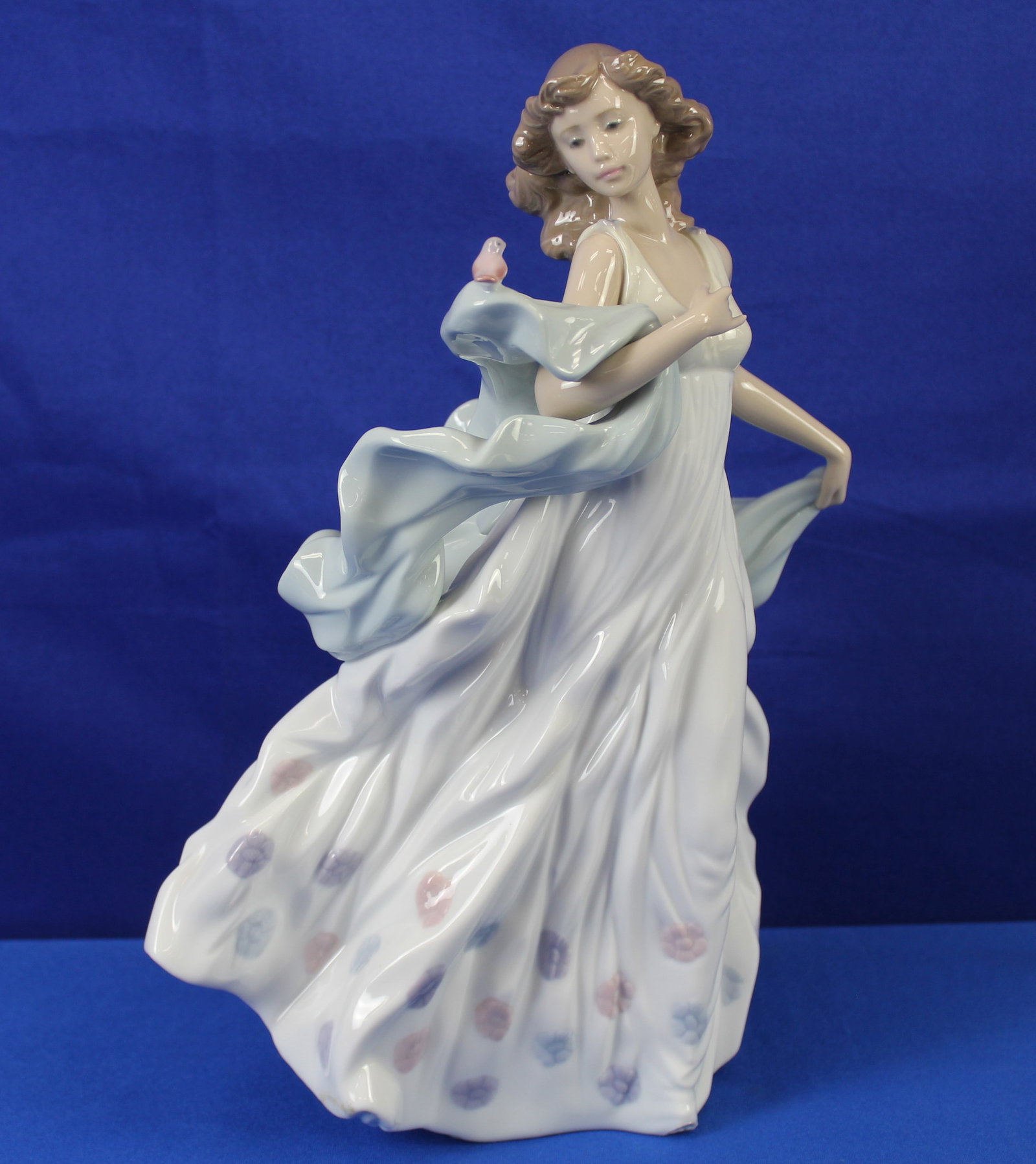 Lladro "Summer Serenade" Figurine (1 of 11)