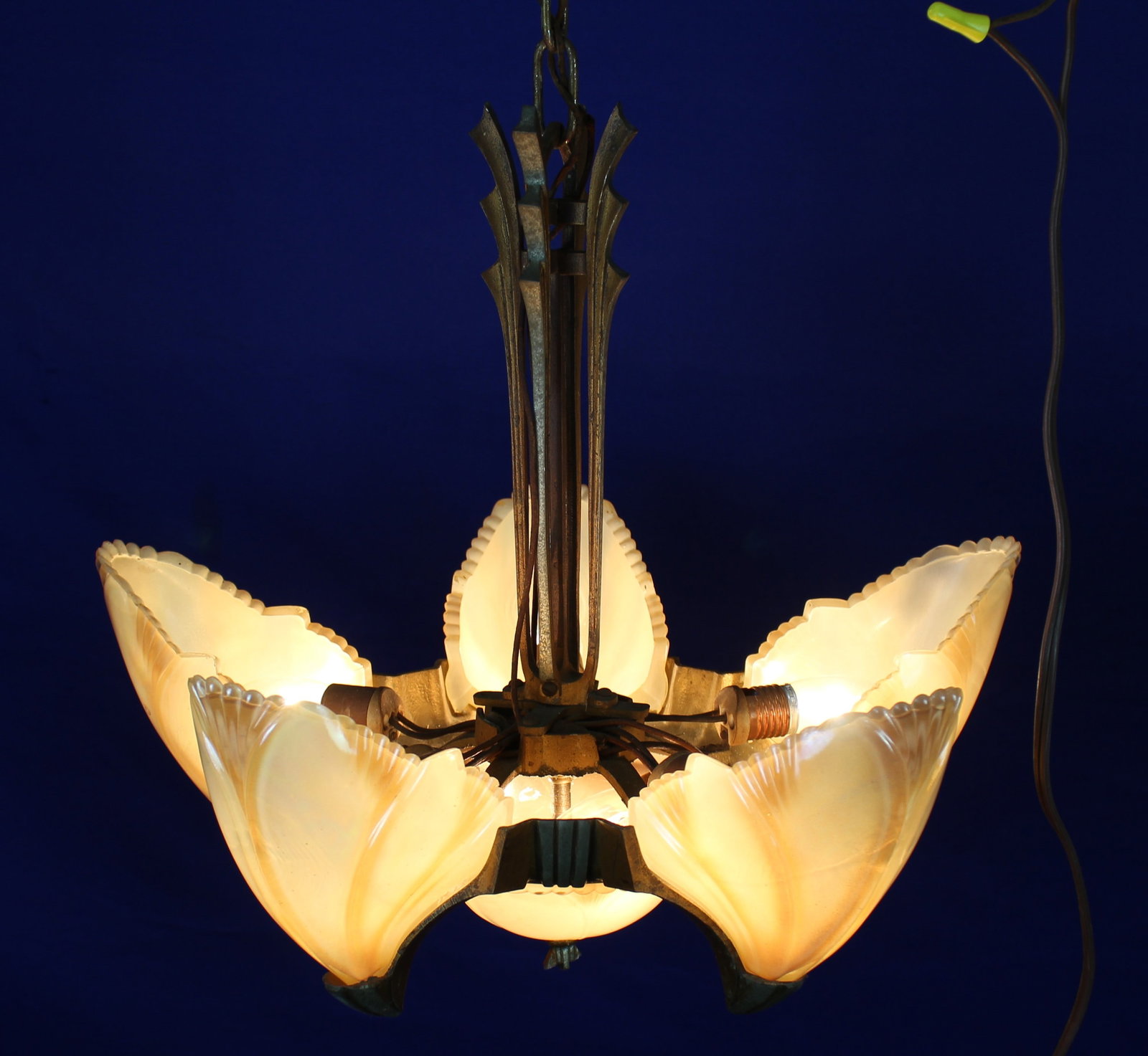 Art Deco Batwing Five Slipper Chandelier with Bottom Shade: Art Deco Batwing iridescent five slipper shade and bottom shade chandelier with seven lights by Midwest Manufacturing. With original polychrome finish and original wiring. The chandelier itself is