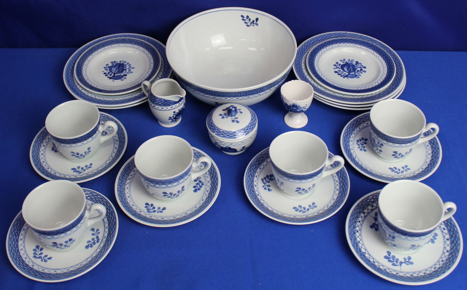 Royal Copenhagen Fajance 23 Piece Dinner and Tea Service (1 of 10)