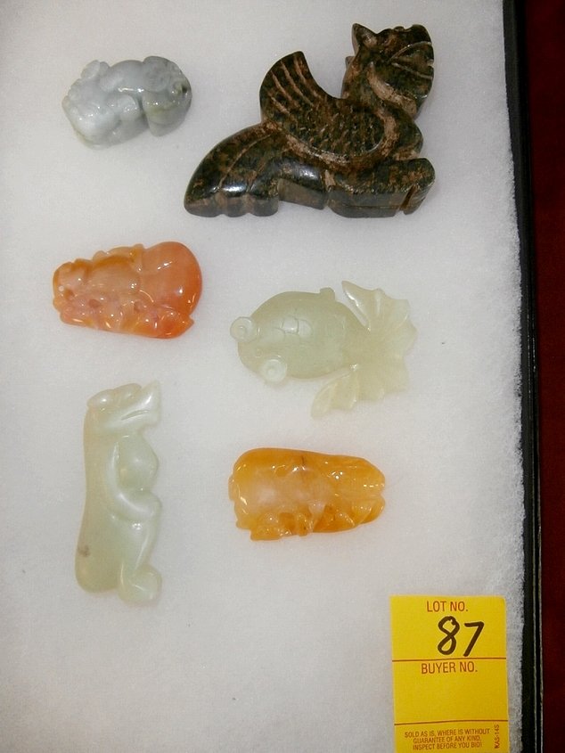 Oriental 6 Pc Jade Lot With Carved Animals: Oriental 6 Pc Jade Lot With Carved Animals