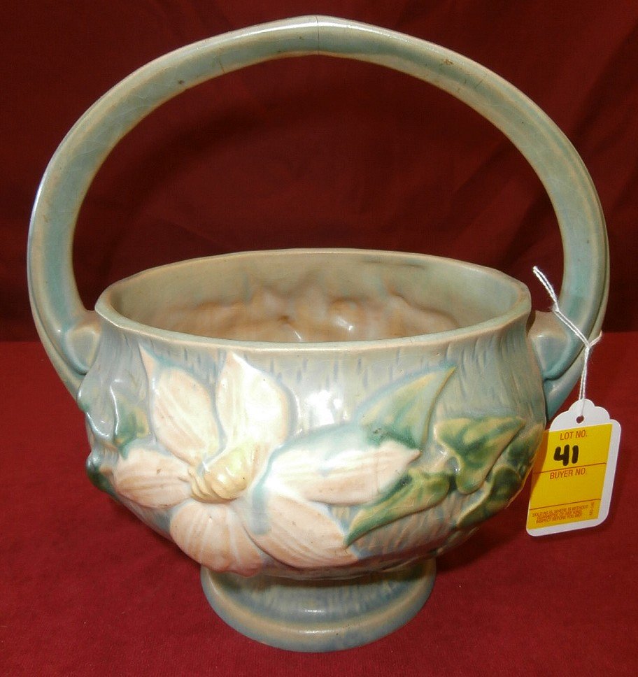 Roseville Clematis Green Basket #389-10: Roseville Clematis Green Basket #389-10 crack in center of handle
