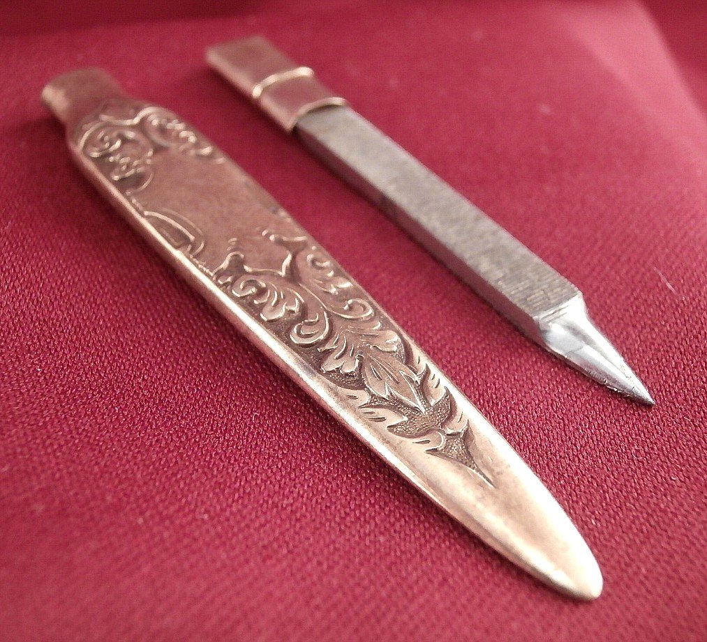 14K Nail File With No Handle: 14K Nail File With No Handle. 4.3 Dwt; No monogram.