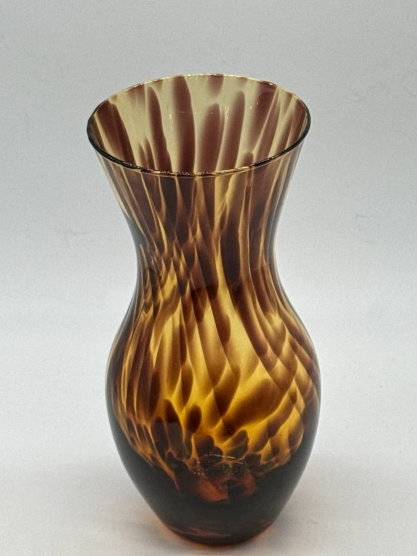 Vintage Murano Glass Hand Blown Art Deco Style Amber Vase 11 In: This Vintage Murano Glass Hand Blown Art Deco Style Amber Vase is a stunning example of the exquisite craftsmanship associated with Murano glassmakers. The vase features captivating amber hues that sw