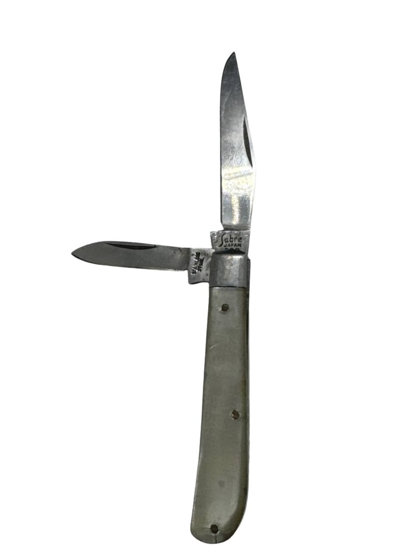 Sabre Japan 633 Stainless Steel Pocket Knife Vintage 3 Inch Blade: Discover the vintage charm of the Sabre Japan 633 Stainless Steel Pocket Knife, a classic piece crafted for utility and style. This folding pocket knife features a 3-inch blade made from durable stain
