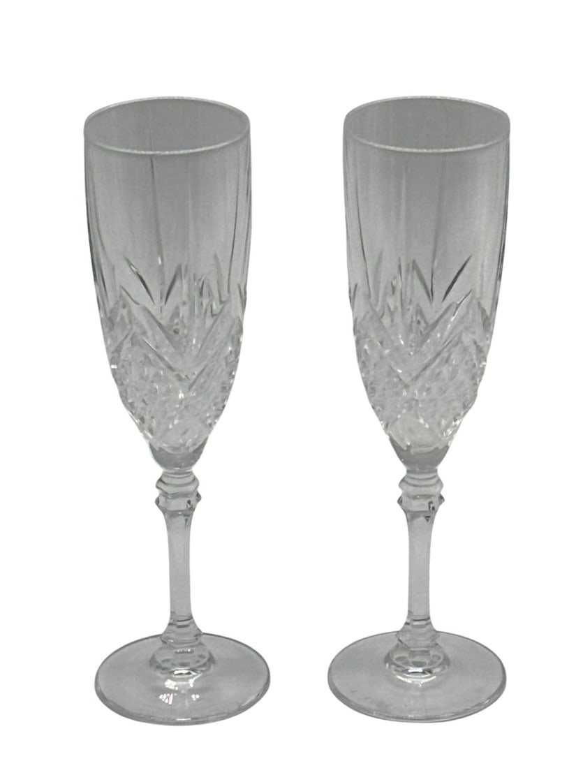 Waterford Crystal Lismore Champagne Flute Glasses Set of 2: The Waterford Crystal Lismore Champagne Flute Glasses are an epitome of elegance and refined craftsmanship. This set of two flutes features the classic Lismore pattern, renowned for its diamond and we