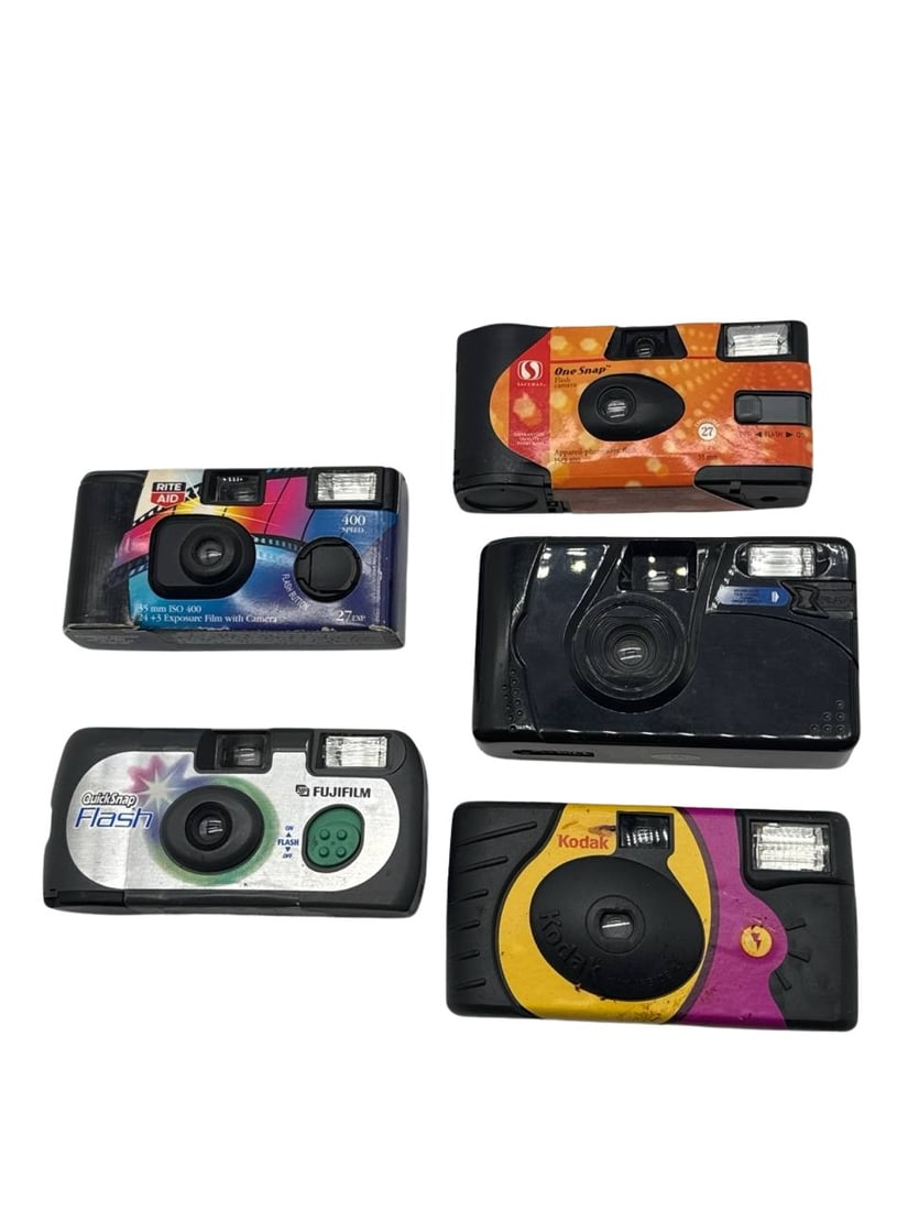 FujiFilm Kodak RiteAid Safeway Variety Lot Disposable Cameras Vintage: This lot of five vintage disposable cameras includes a variety of brands and models such as FujiFilm, Kodak, and RiteAid. Each camera offers a distinct design and functionality, capturing the nostalgi