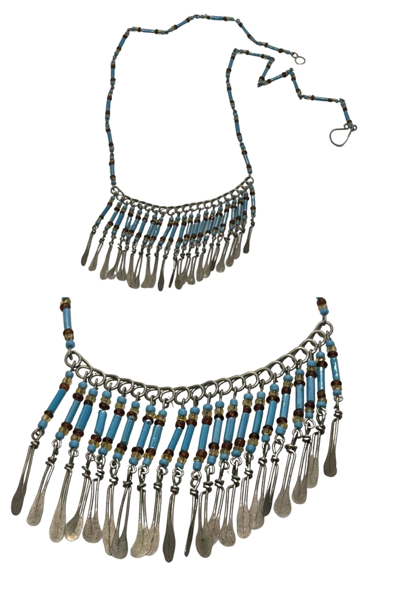 Vintage Blue Beaded Boho Necklace With Tassel Charms 18 Inch: The Vintage Blue Beaded Boho Necklace With Tassel Charms is a captivating piece that blends traditional charm with modern bohemian style. Featuring an array of meticulously arranged blue beads, this n