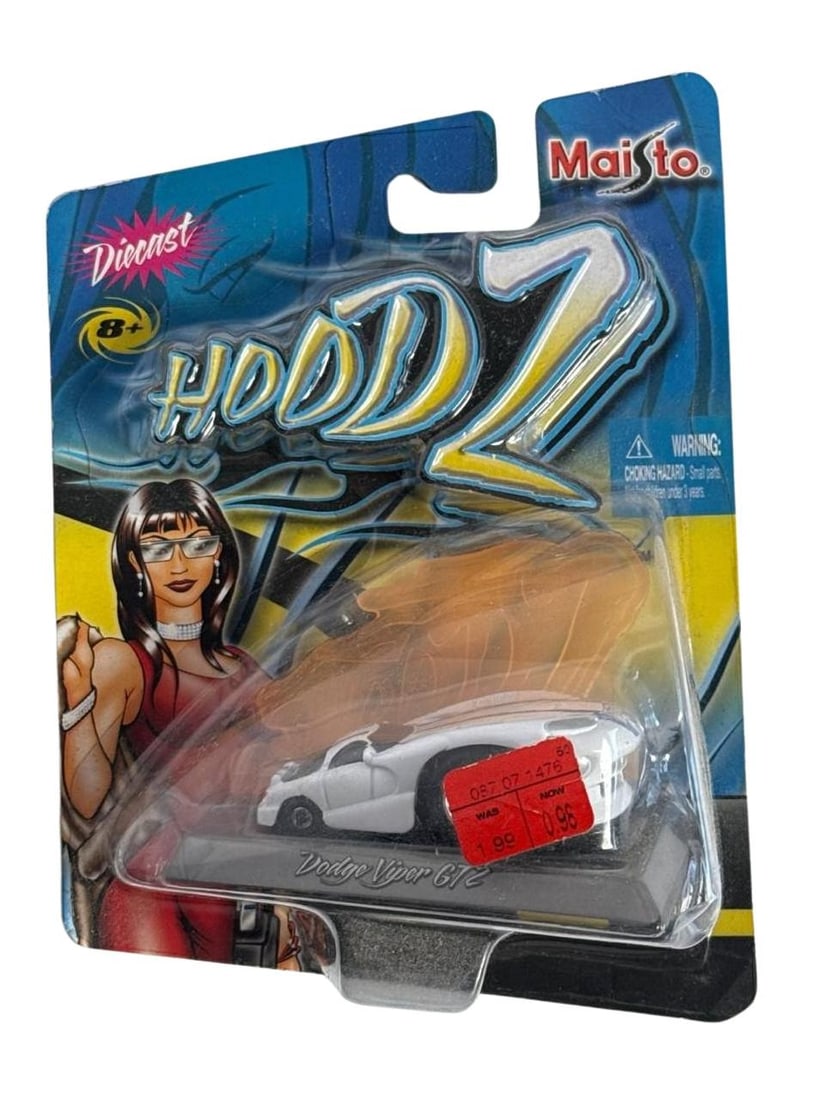 Maisto HoodZ Dodge Viper GTS White Diecast Car Collectible 1 64 US 3 in: Maisto HoodZ Dodge Viper GTS White Diecast Car is an iconic addition to any serious diecast collection. With wild design and outrageous lines HoodZ is known for pushing the boundaries of style and per