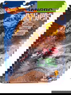 Hot Wheels Micro Rev Ups Mattel Vertical Climbing Power Playset 2002: Hot Wheels Micro Rev Ups Mattel Vertical Climbing Power best collectible 2002 set for toy enthusiasts. This unique release features micro diecast vehicles designed with special rev-up technology, enab