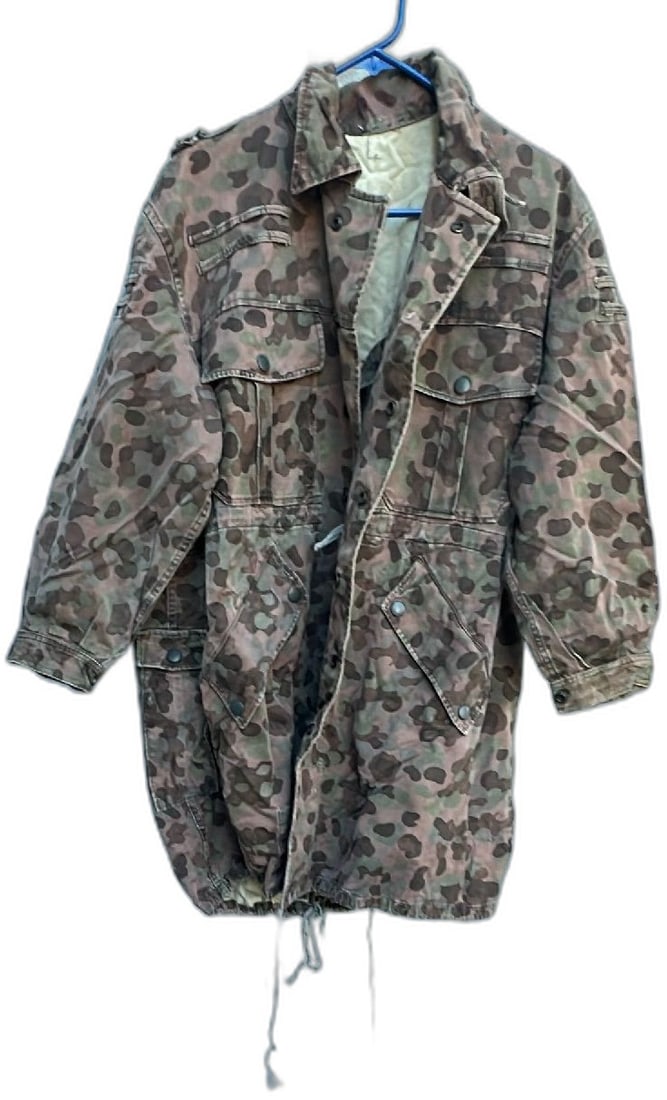 Vintage German Flecktarn Camouflage Parka Heavy Field Jacket 1980s Army Large: Vintage military surplus jacket, Flecktarn camouflage pattern, heavy cotton fabric. Likely 1980s German army issue, oversized fit, four front pockets, drawstring waist and hem, button front with storm