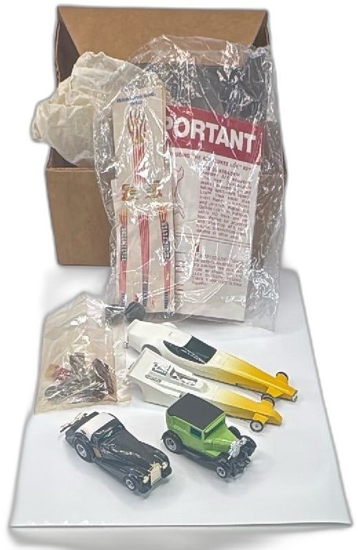 Aurora AFX Quikee-Lok HO Slot Car Lot 4 Cars With Tools Decals Box Singapore Vintage (1 of 20)