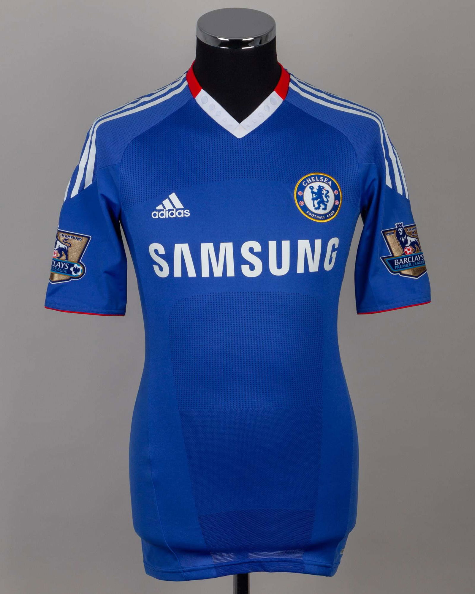 Salomon Kalou blue and white No.21 Chelsea autographed short-sleeved shirt, 2010-11 (1 of 6)