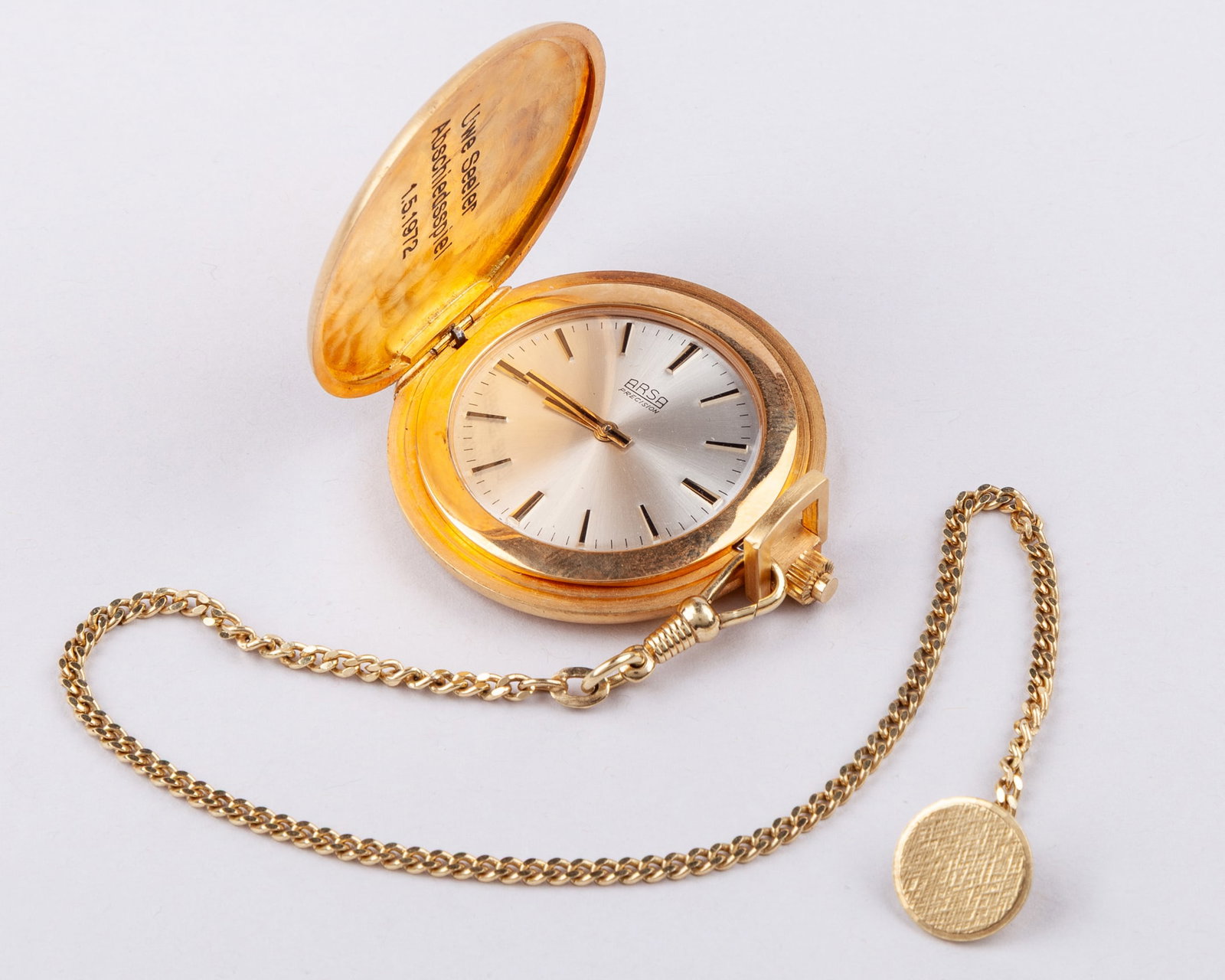 Bobby Moore - Uwe Seeler farewell Match an ARSA Precision yellow-metal pocket watch? (1 of 4)