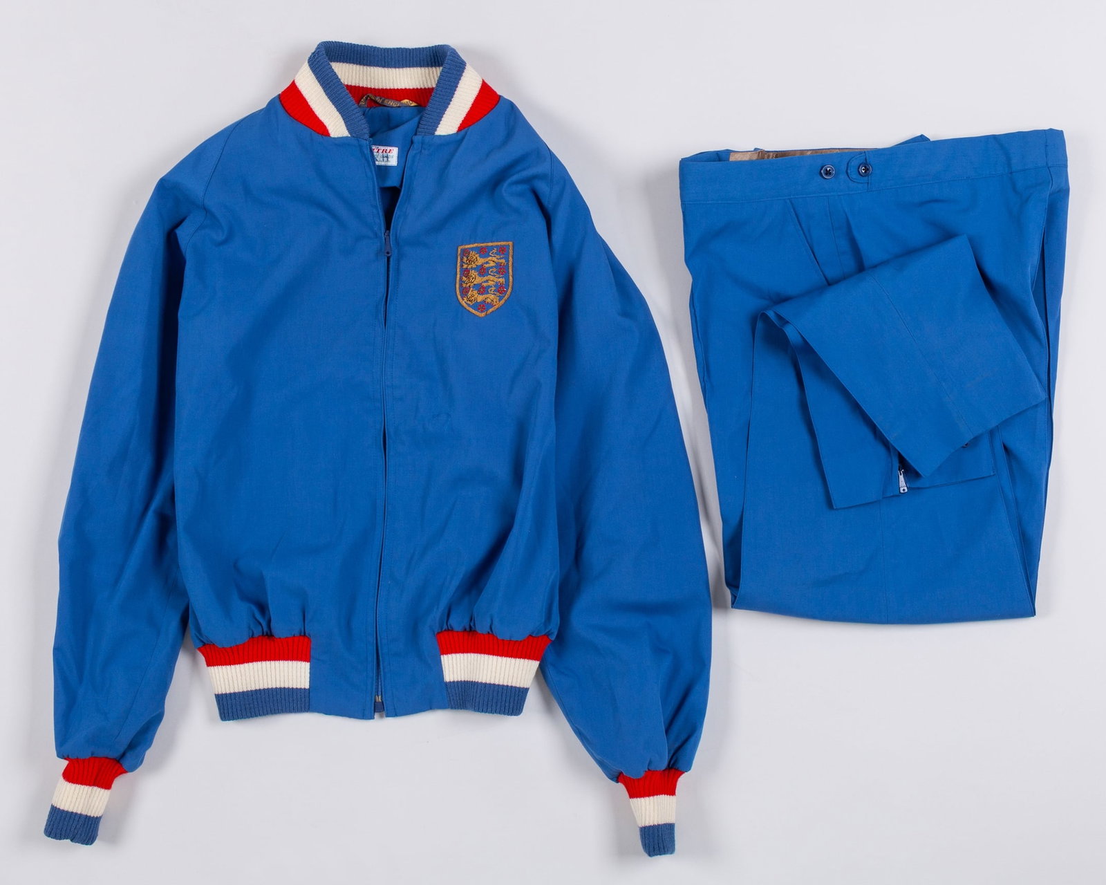 Roger Hunt blue 1966 World Cup England tracksuit (1 of 8)