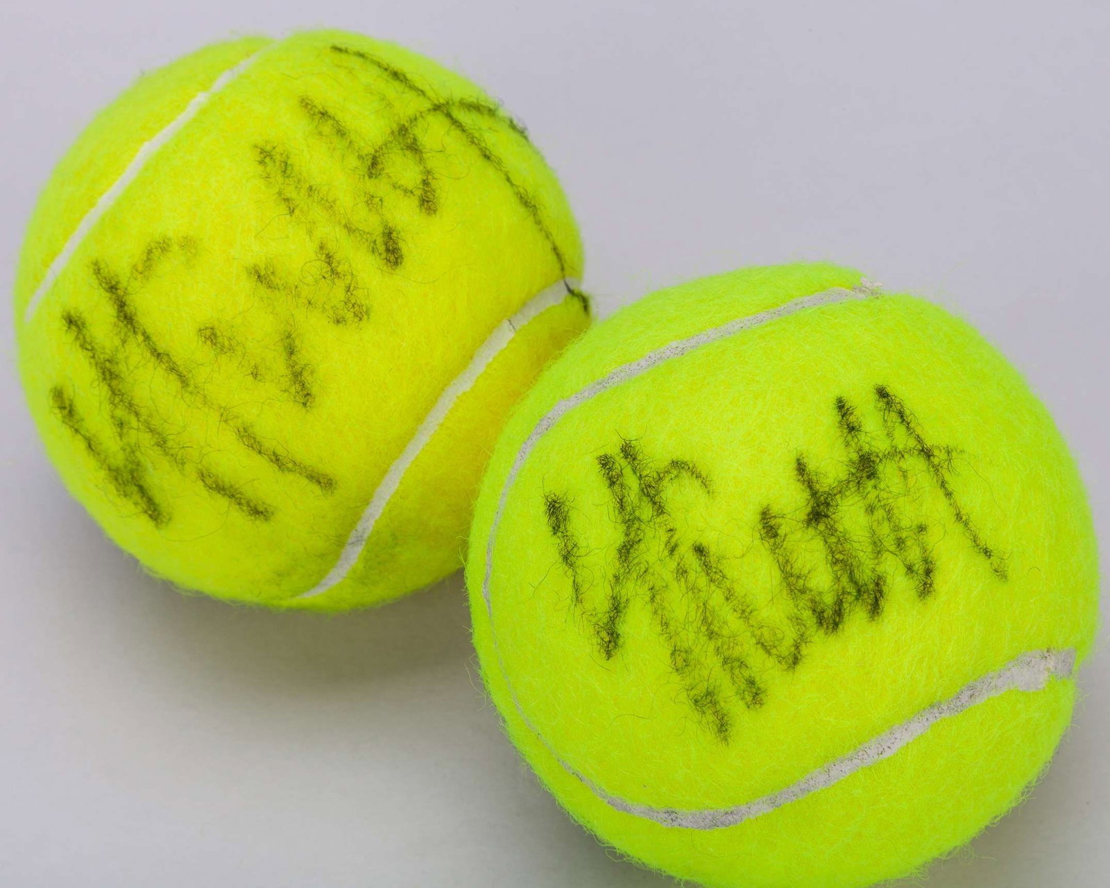 Leyton Hewitt two autographed Wimbledon tennis balls, 2011 and 2015 - 2