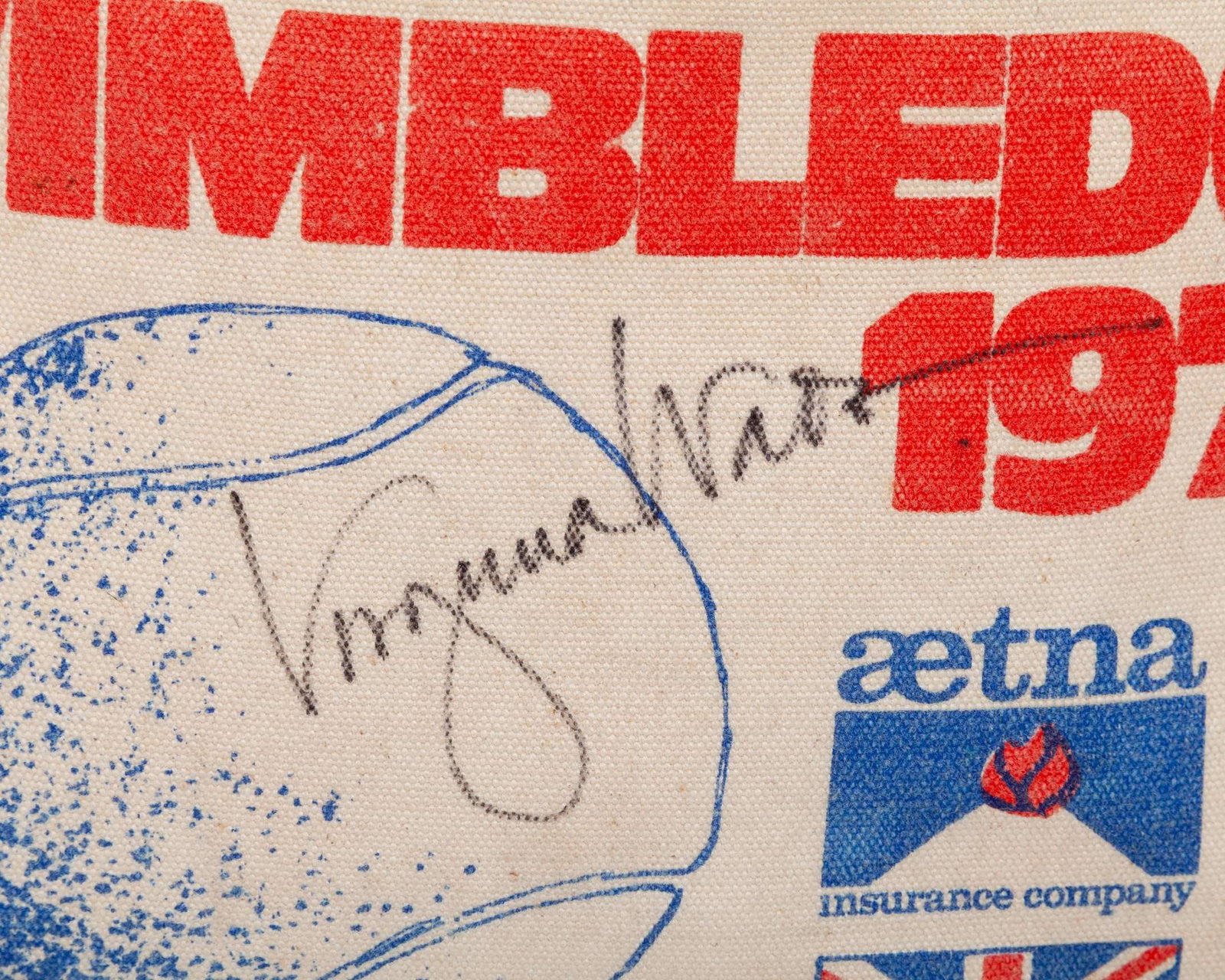A vintage Wimbledon 1977 tennis bag, autographed by Virginia Wade - 2
