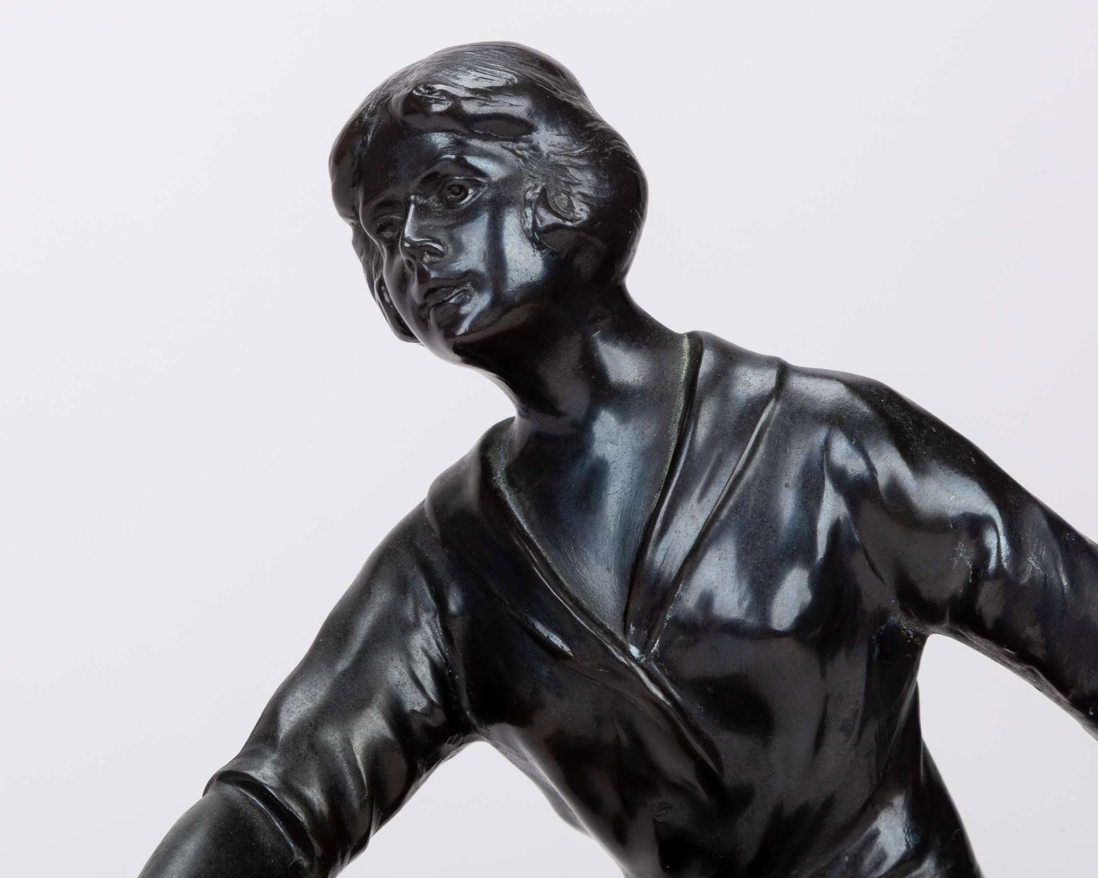 A 20th Century bronze figure of a female tennis player  - 4