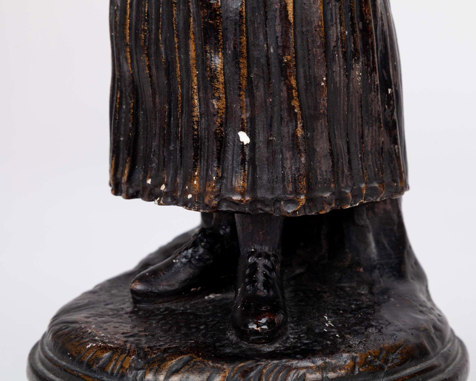 A 20th Century bronze figure of a female tennis player  - 7